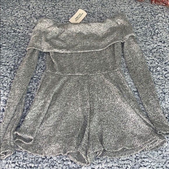 Forever 21 Dresses & Skirts - Gray Long Sleeve Off the Shoulder Romper